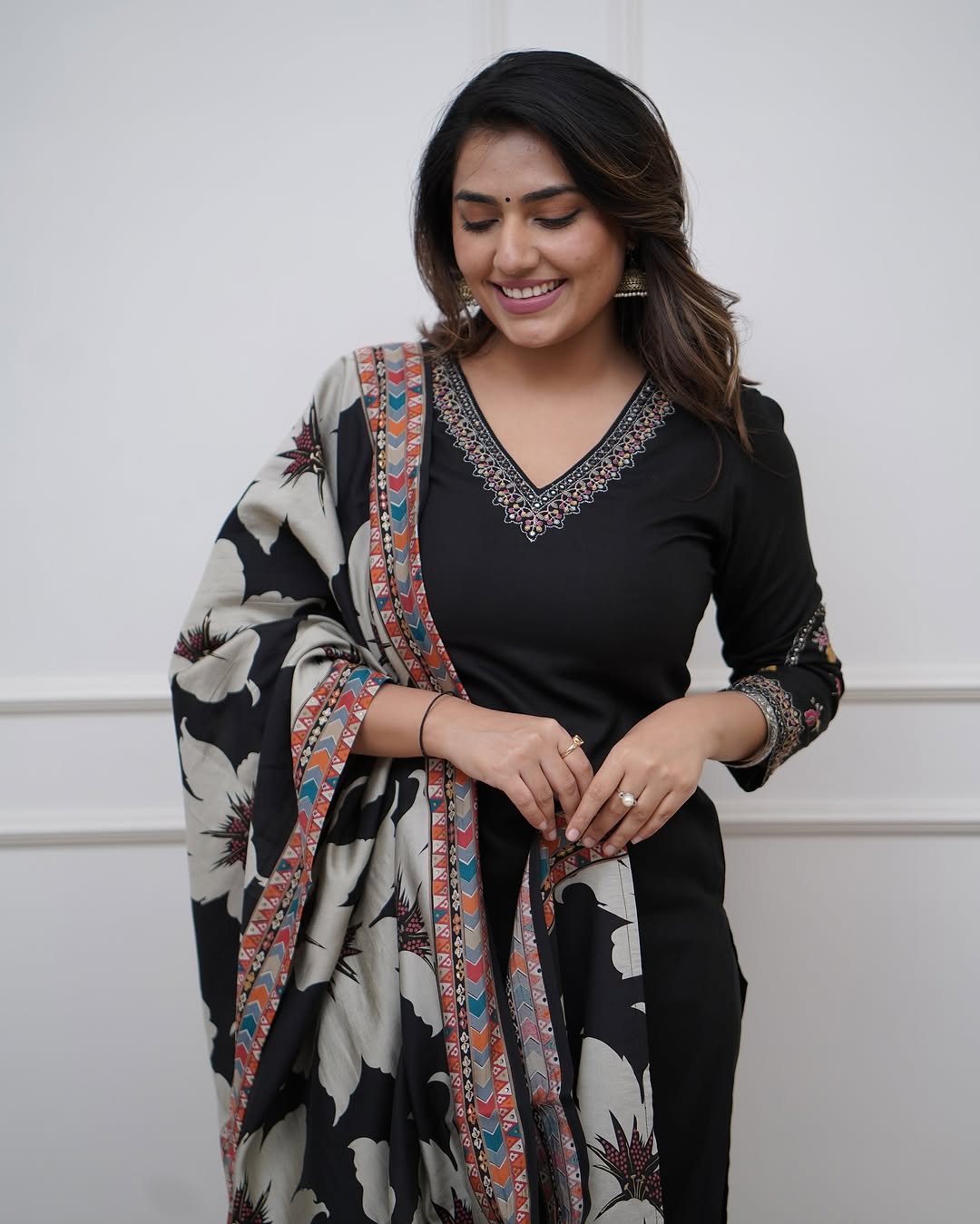 Elegant Black Viscose Silk Embroidered Kurti Set with Chinon Dupatta (3-Piece Set)