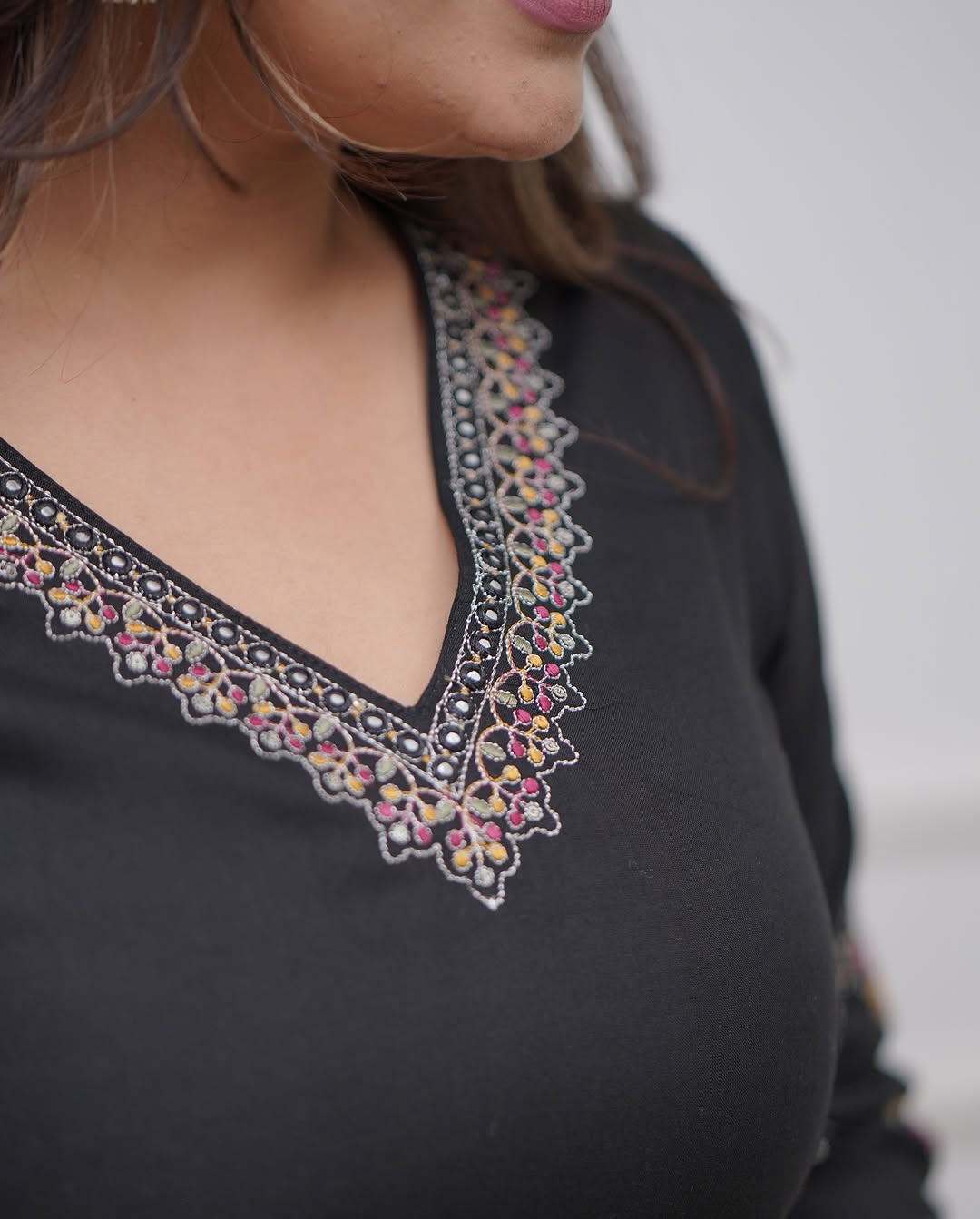 Elegant Black Viscose Silk Embroidered Kurti Set with Chinon Dupatta (3-Piece Set)