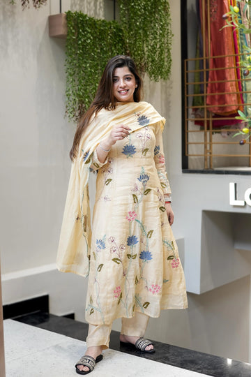 Elegant Cream Viscose Chanderi Embroidered Kurti Set with Dupatta (3-Piece Set)