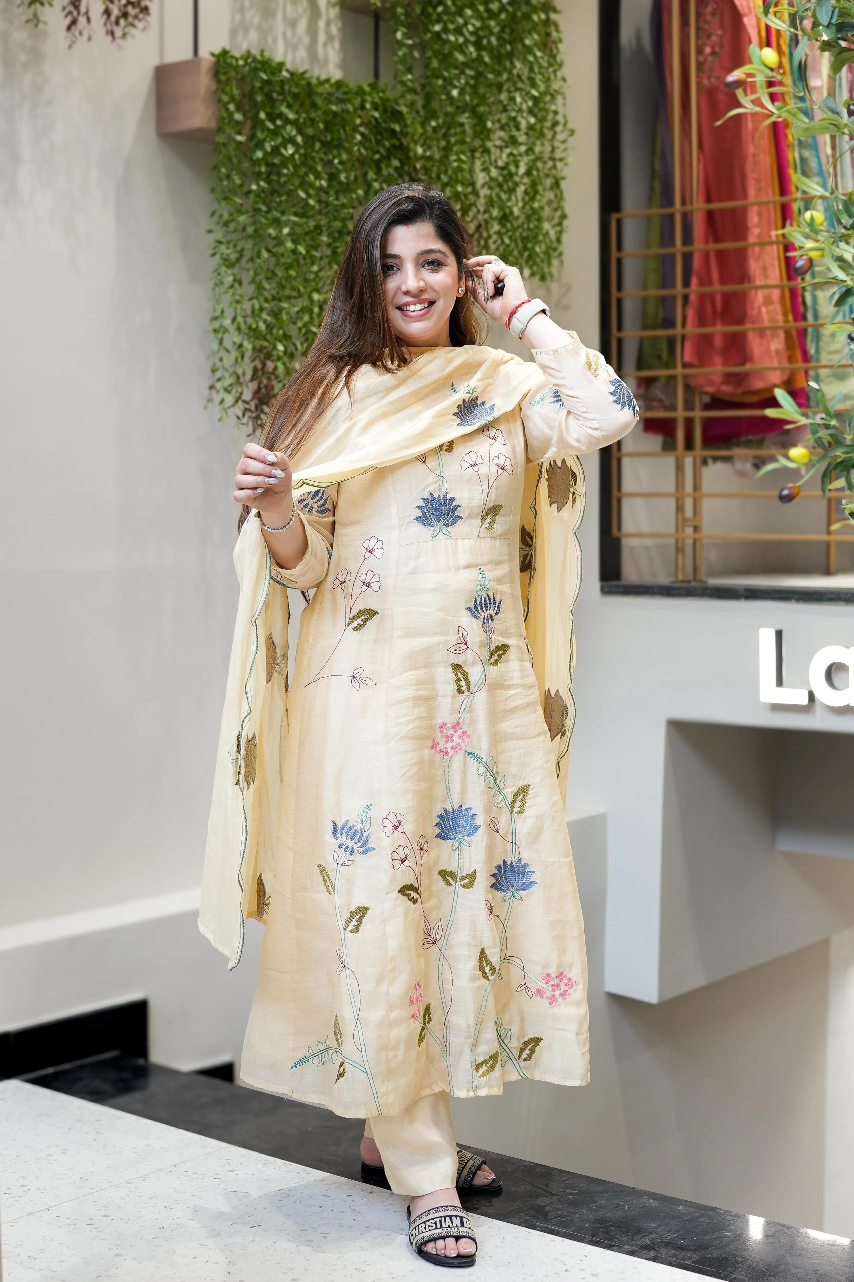 Elegant Cream Viscose Chanderi Embroidered Kurti Set with Dupatta (3-Piece Set)