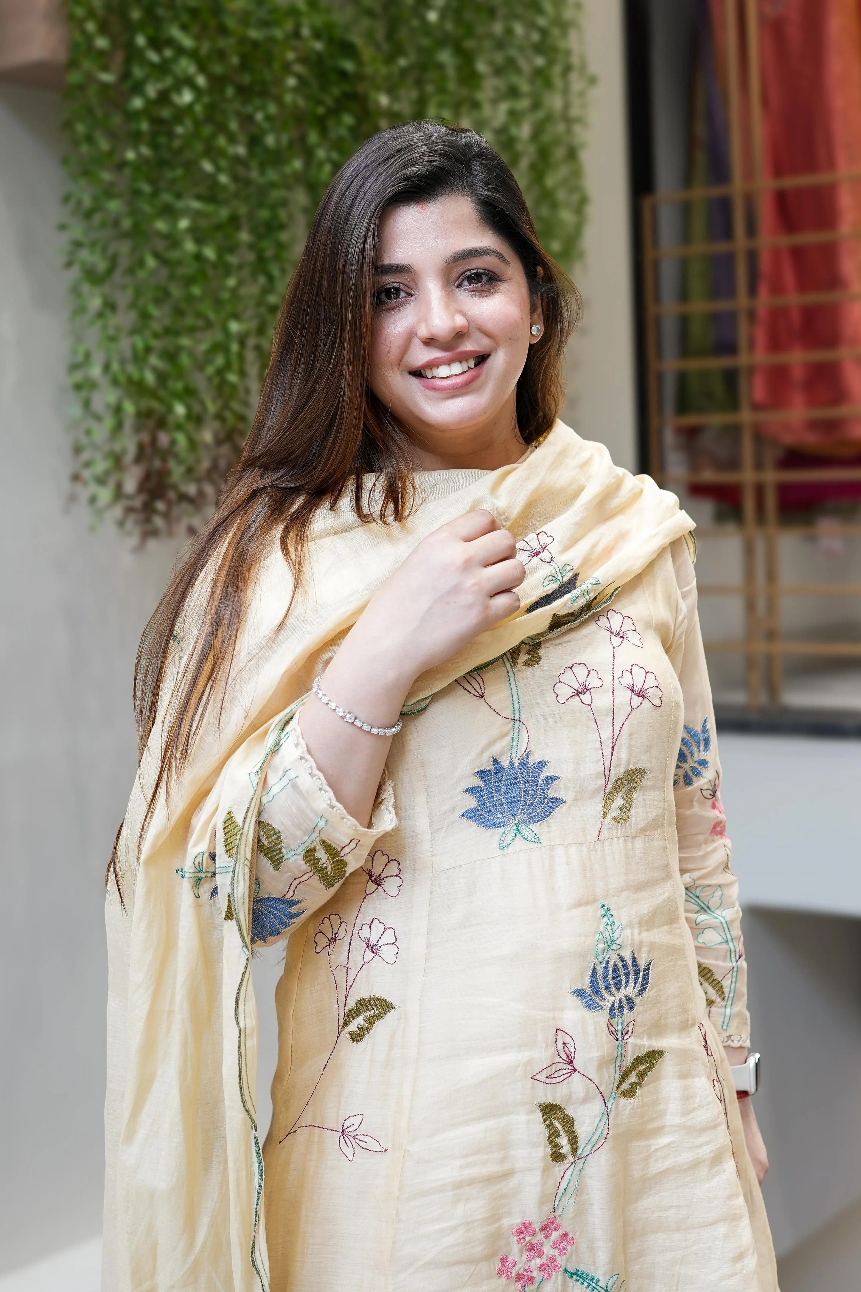 Elegant Cream Viscose Chanderi Embroidered Kurti Set with Dupatta (3-Piece Set)