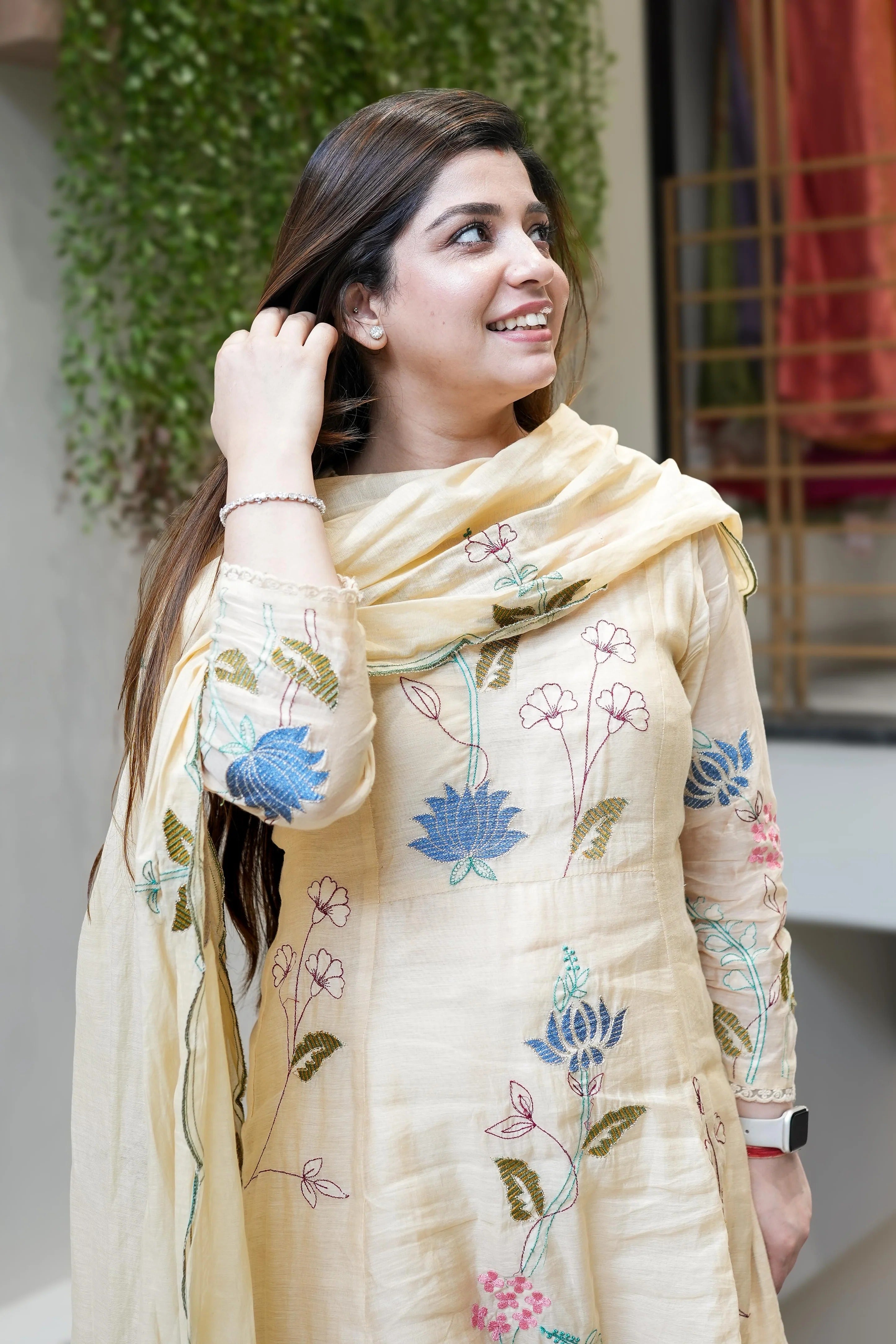 Elegant Cream Viscose Chanderi Embroidered Kurti Set with Dupatta (3-Piece Set)