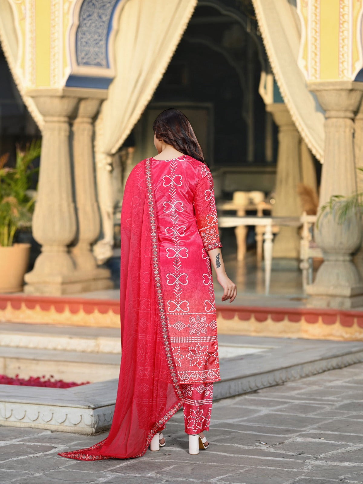 Elegant Chinon Silk Embroidered Kurti Set with Nazmin Dupatta – Festive & Party Wear (S–XXL)