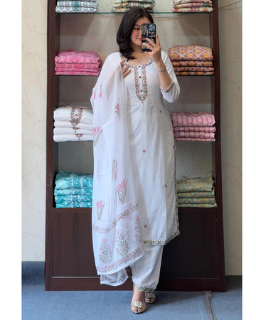 Elegant White Embroidered Georgette Kurti Set with Organza Dupatta | Festive & Casual Wear (S–XXL)