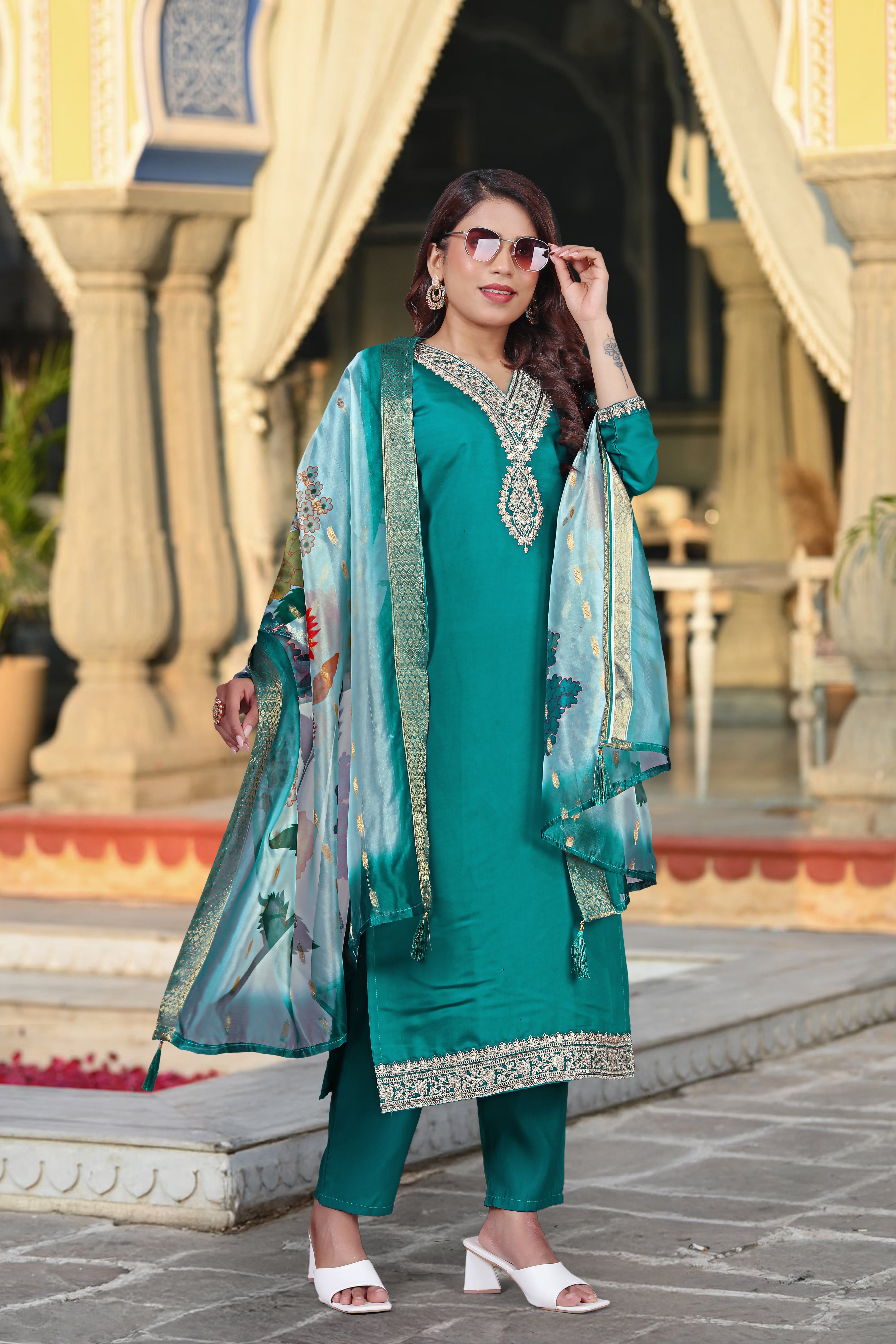 Elegant Teal Green Viscose Chanderi Embroidered Kurti Set with Jacquard Dupatta (3-Piece Set)