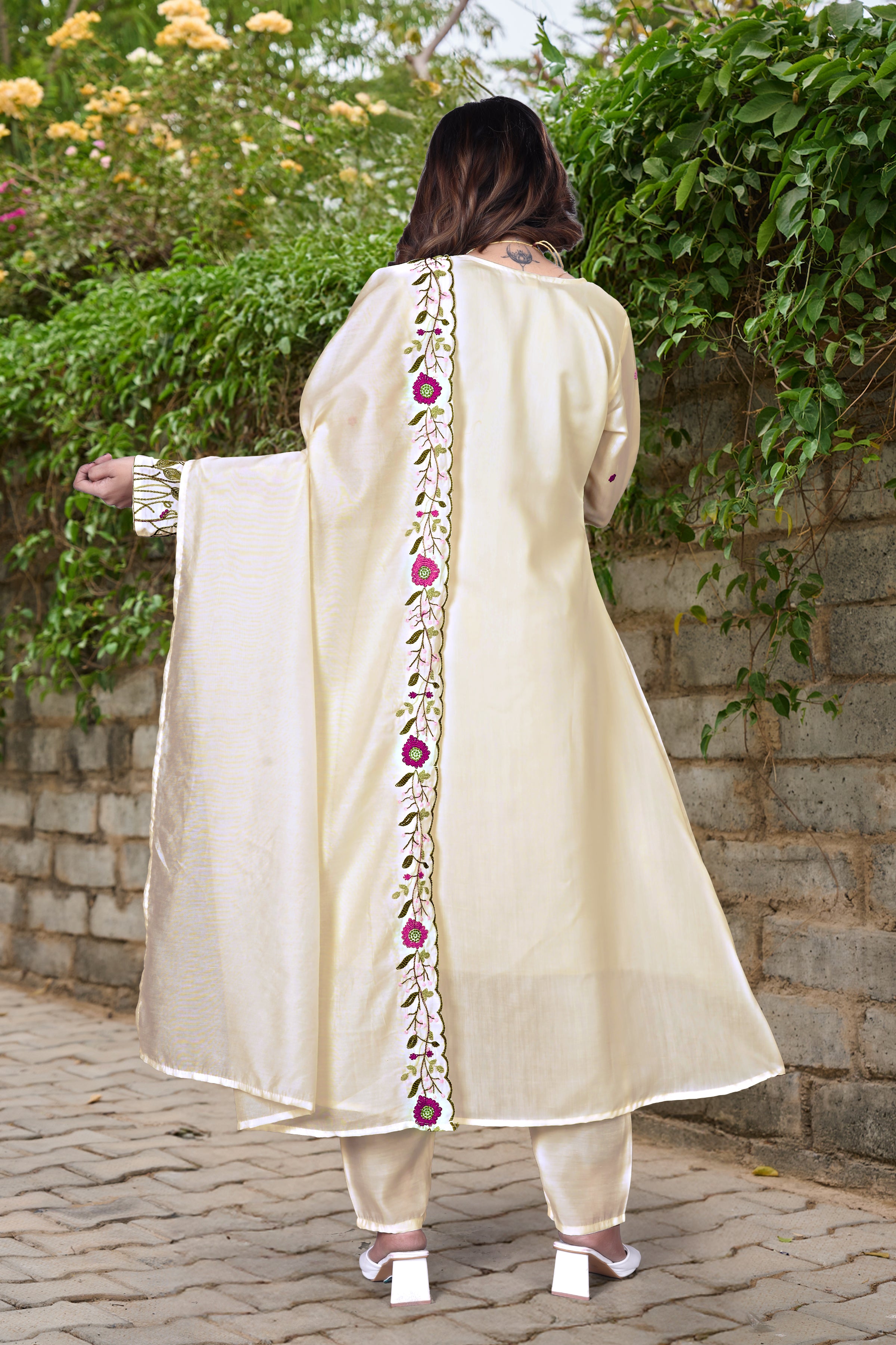 Elegant Cream Chanderi Silk Embroidered Kurti Set with Dupatta | Festive & Ethnic Wear for Women