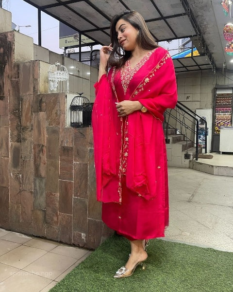 Elegant Rani Pink Viscose Chanderi Embroidered Kurti Set with Organza Dupatta | Festive & Party Wear