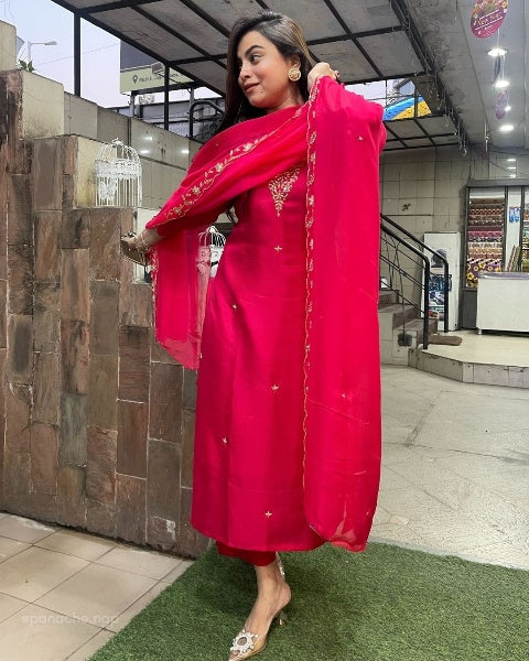 Elegant Rani Pink Viscose Chanderi Embroidered Kurti Set with Organza Dupatta | Festive & Party Wear