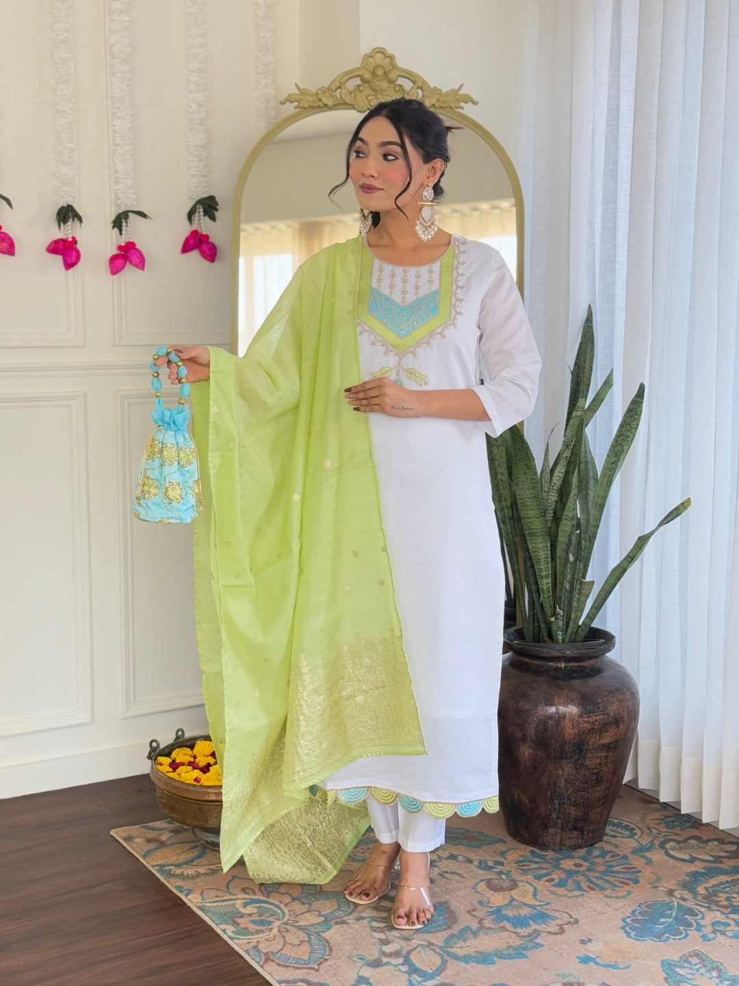 Elegant Embroidered Viscose Chanderi Kurti Set with Jacquard Dupatta – Festive & Party Wear (S–XXL)
