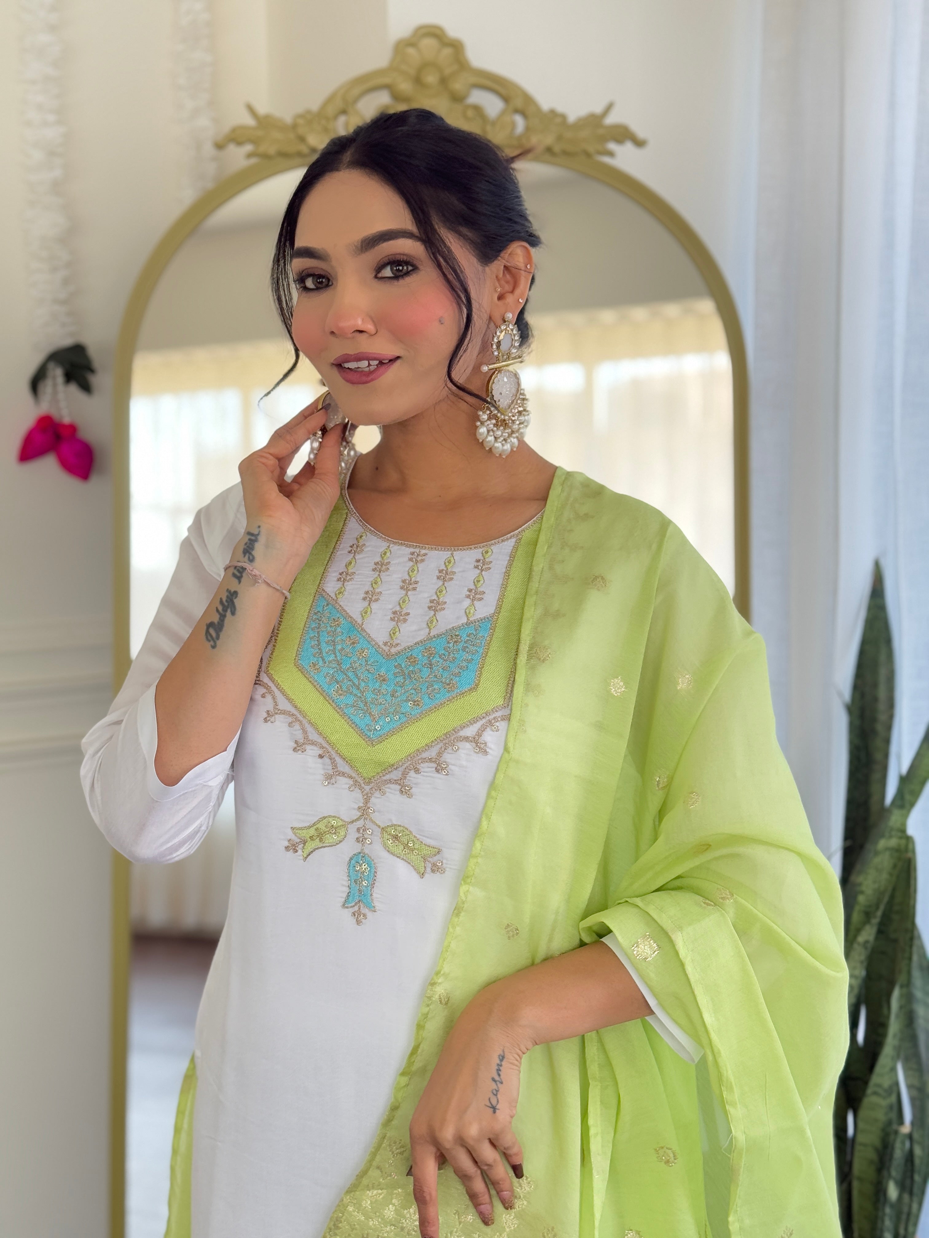 Elegant Embroidered Viscose Chanderi Kurti Set with Jacquard Dupatta – Festive & Party Wear (S–XXL)