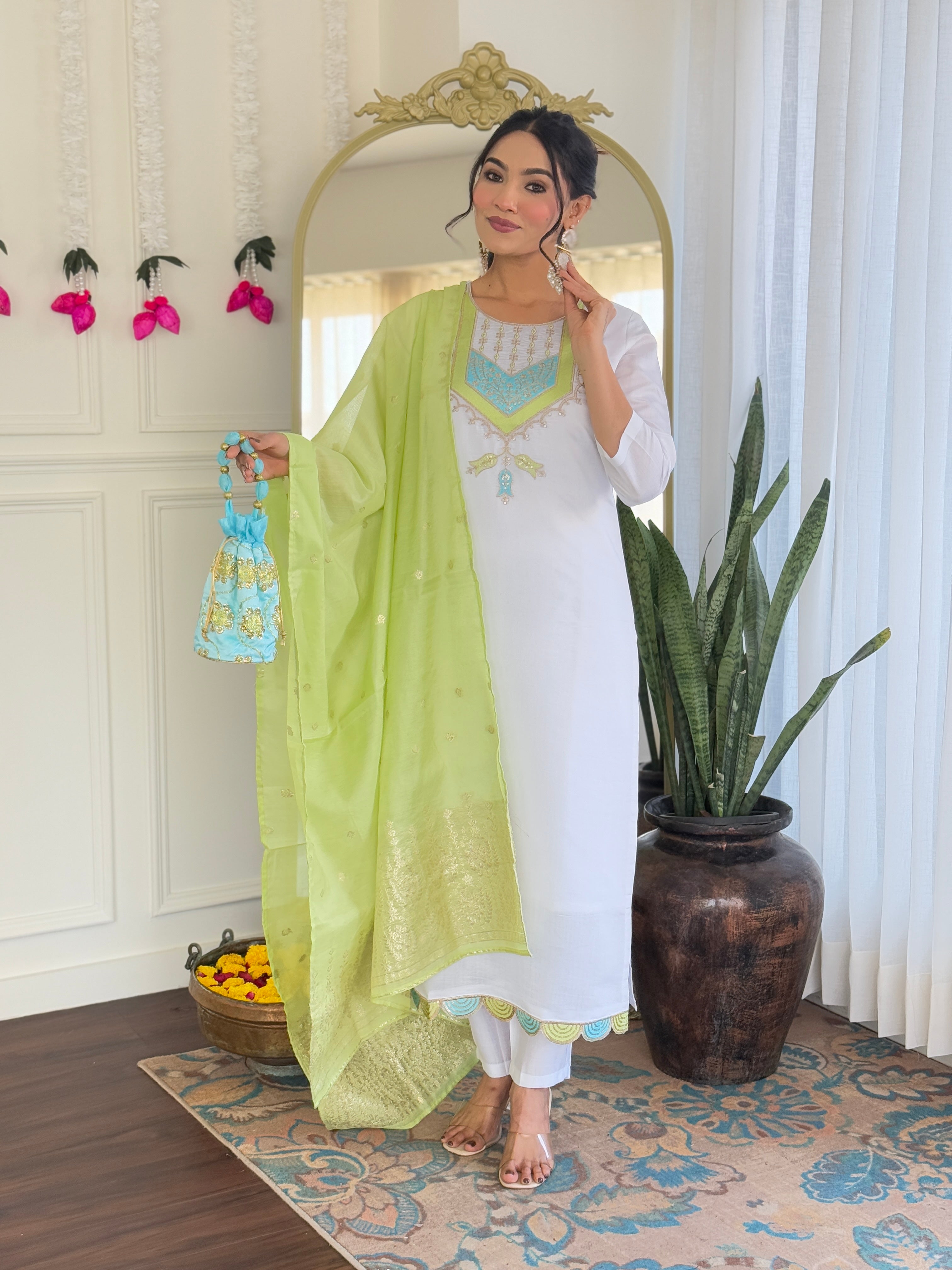Elegant Embroidered Viscose Chanderi Kurti Set with Jacquard Dupatta – Festive & Party Wear (S–XXL)