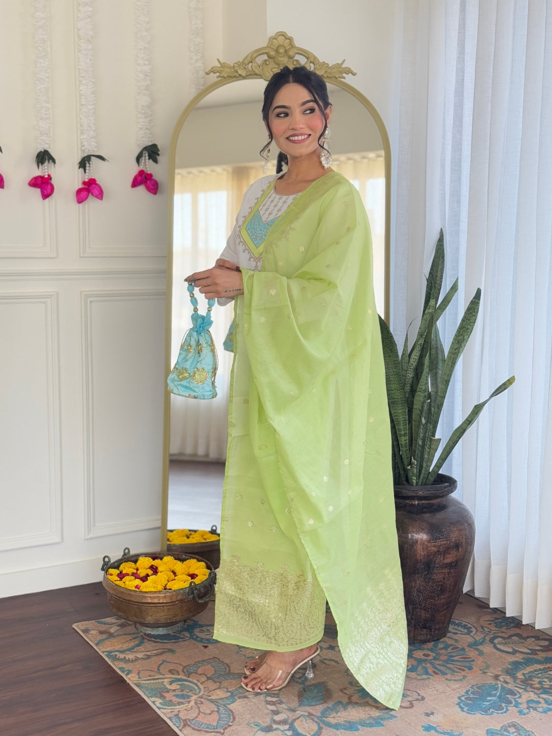 Elegant Embroidered Viscose Chanderi Kurti Set with Jacquard Dupatta – Festive & Party Wear (S–XXL)