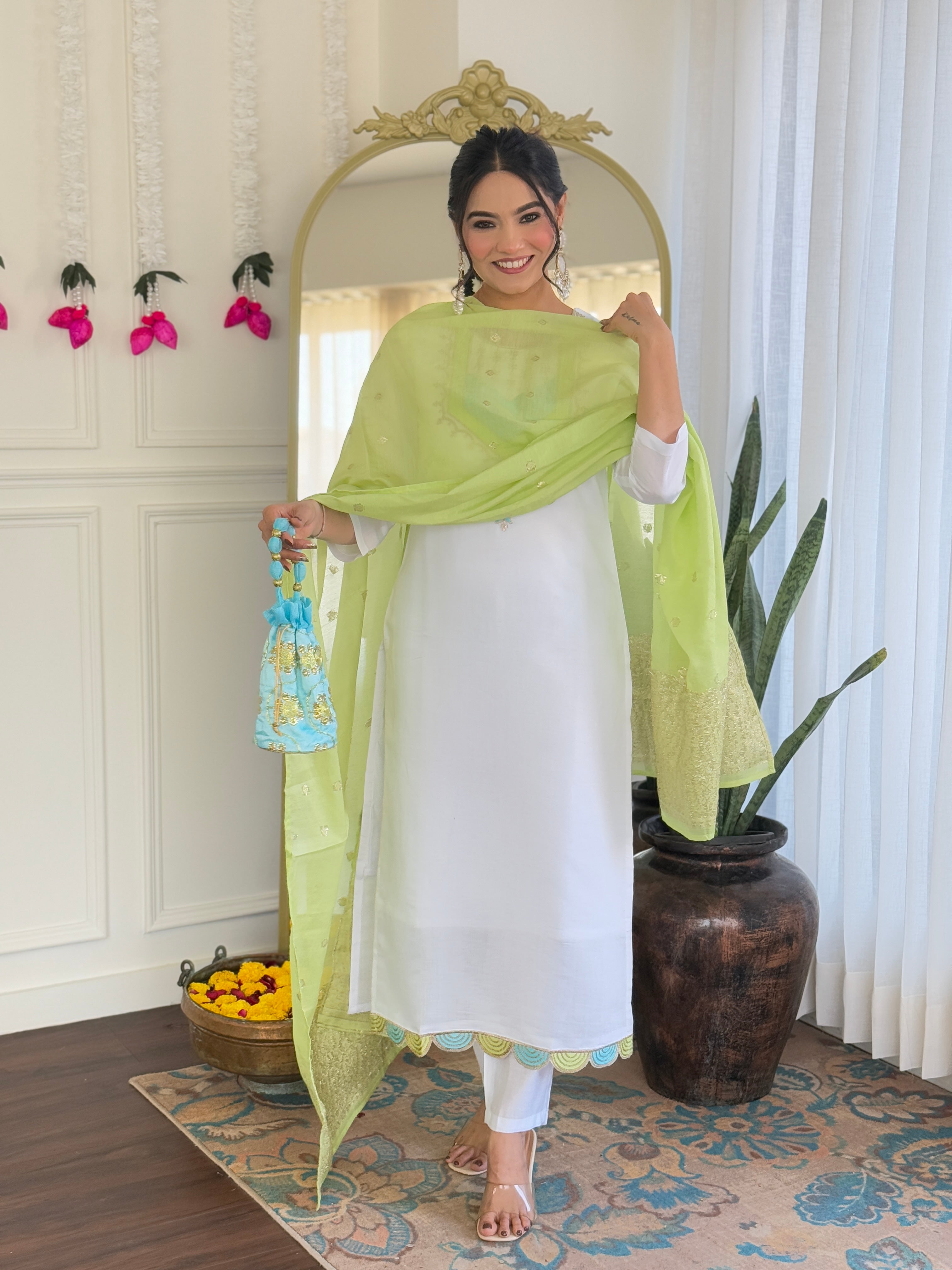 Elegant Embroidered Viscose Chanderi Kurti Set with Jacquard Dupatta – Festive & Party Wear (S–XXL)
