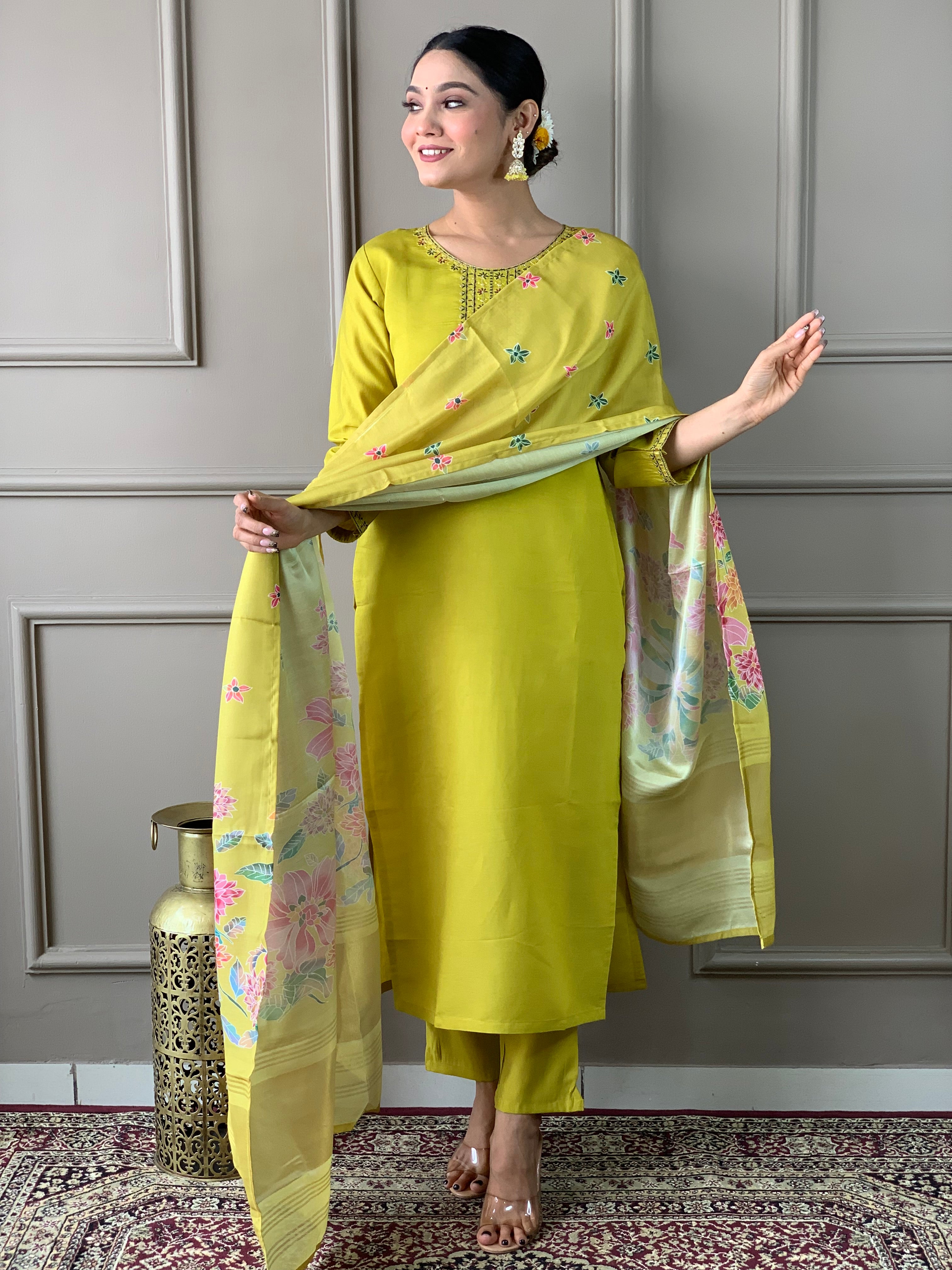 Elegant White Embroidered Viscose Chanderi Kurti Set with Satin Dupatta | Festive & Party Wear