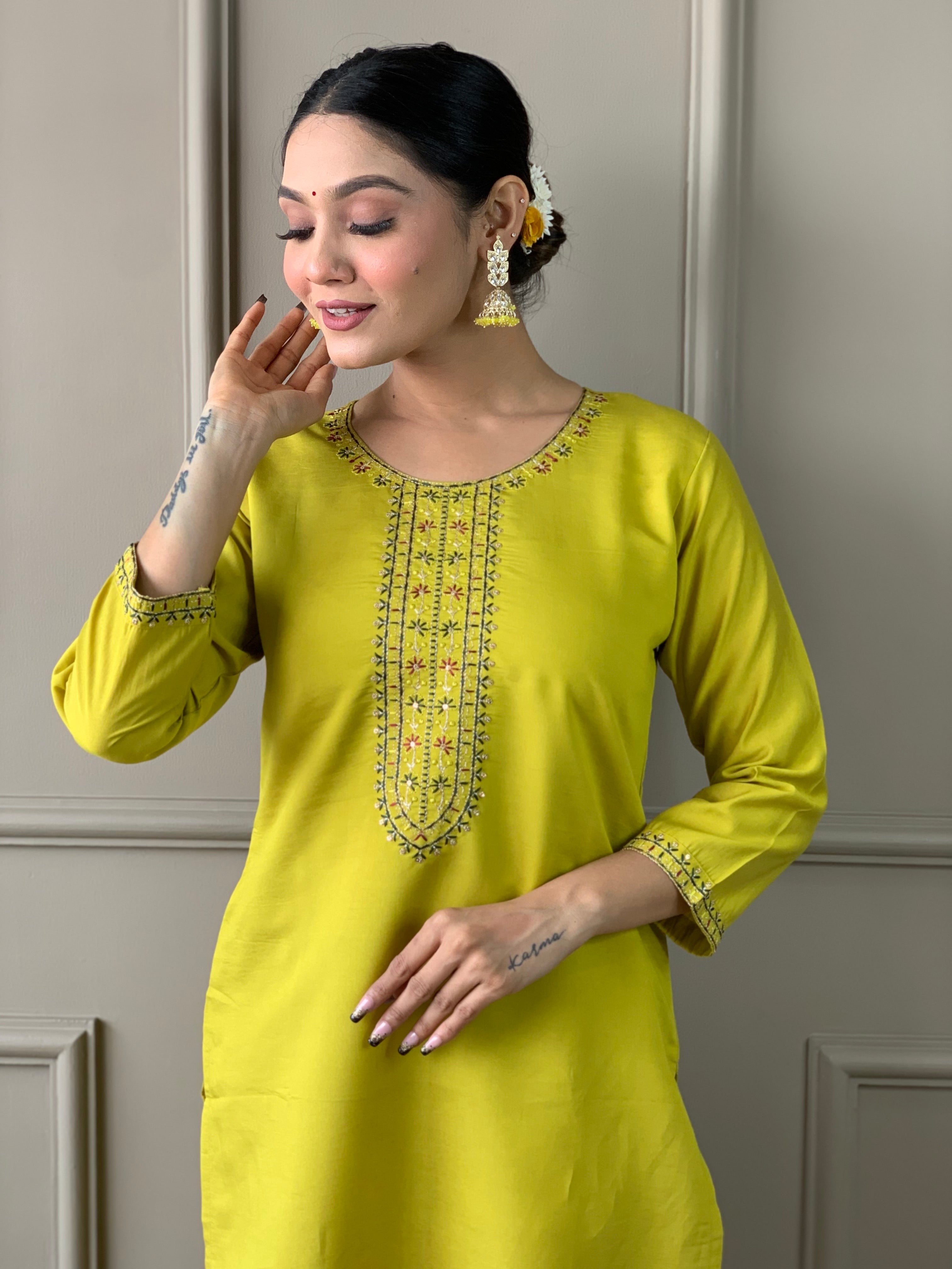 Elegant White Embroidered Viscose Chanderi Kurti Set with Satin Dupatta | Festive & Party Wear