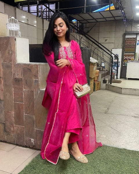 Elegant Rani Pink Viscose Chanderi Kurti Set with Embroidered Neck & Pure Organza Dupatta
